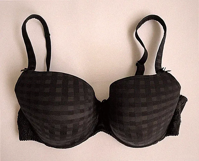 NEUWERTIG PrimaDonna Madison unterlegter BH Herzform schwarz Gr. 85C