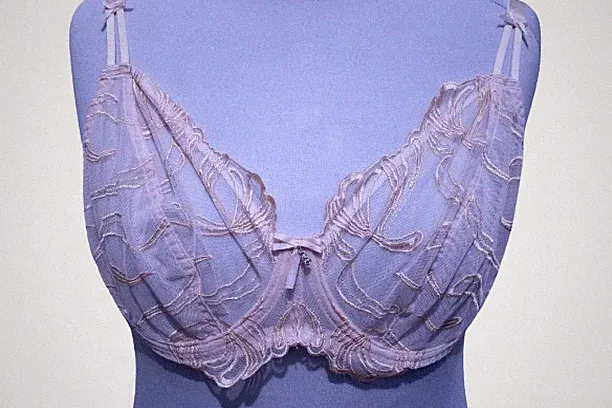 Nuance BH 95 B mit Bügel Hellrosa Spitzen-BH Büstenhalter Wire bra Unterwäsche