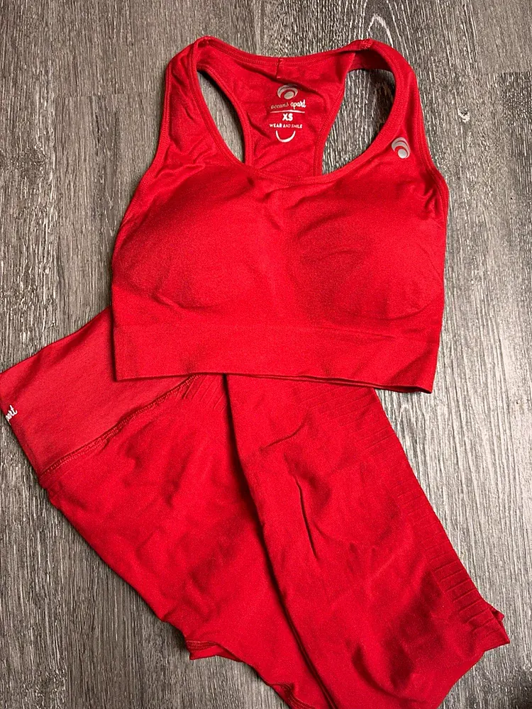 Oceans Apart Damen Sport-BH Racerback Rot Größe XS Hose S