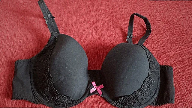 Oxfam Push-Up Bügel-BH schwarz Gr.38 B mit Spitze und 3 Zierschleifen, neuwertig