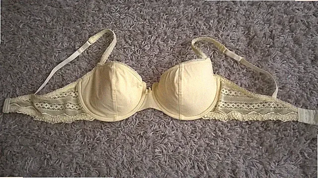 Polster-/Bügel-BH hellgelb mit Spitze für Damen Gr. 70B