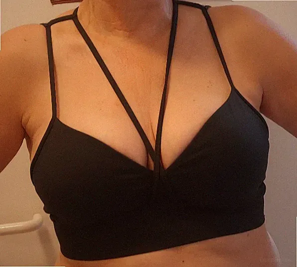 REEBOK Sport BH schwarz Unterbrust 40 cm B 90 ? sehr ausgefallen