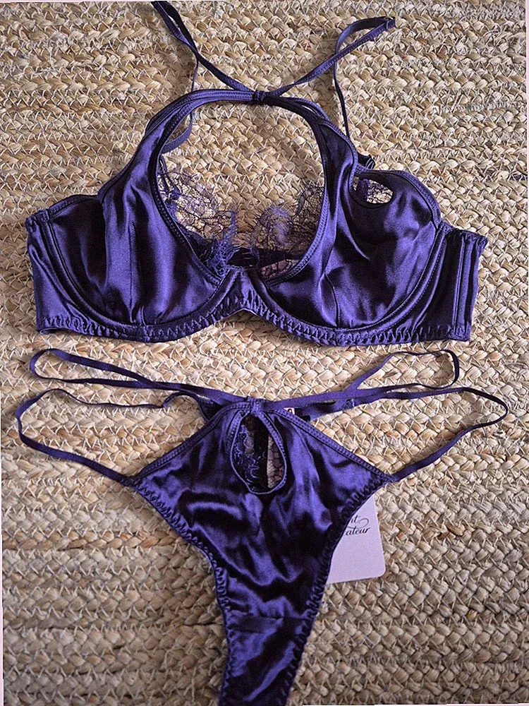 Robyn Set Von Agent Provocateur, BH In 75B Und String In Größe 3