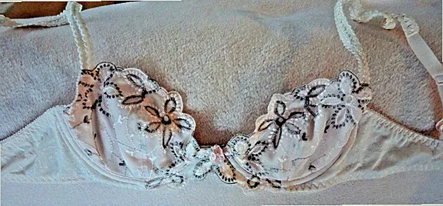rose-farbener BH Balkonette mit Blüten von Chantelle für Damen, 75A
