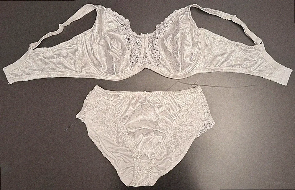 Set - BH + Slip - Avon Fashions - 105 D + 52/54 - Bügel-BH - weiß Spitze - Glanz