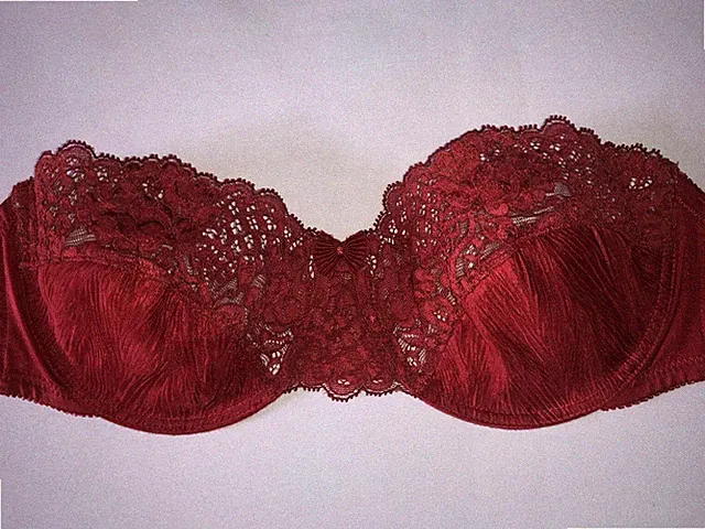Sexy & Verführerische Trägerlos Erotik Dessous*rote Bügel-BH Gr. 65B mit Spitzen
