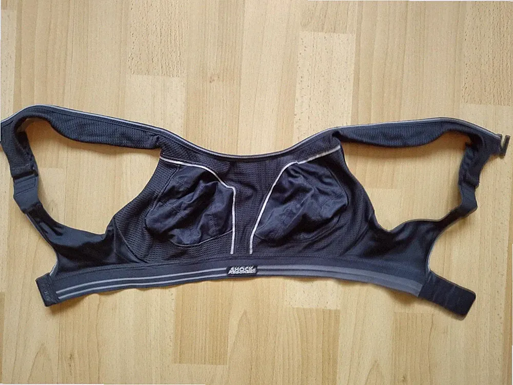 Shock Absurber RUN Sport BH schwarz UK 30C EU 65C bügellos