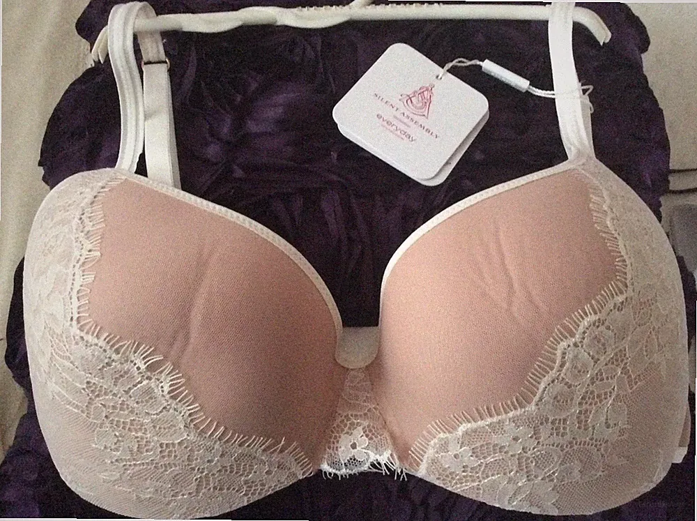 SILENT ASSEMBLY EVERYDAY COLLECTION PUSH-UP-BH ELFENBEIN GRÖßE UK 32DD ODER EU 70DD RR