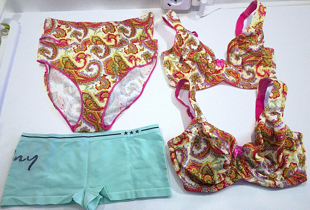 Skiny-Pantie, 2x Minimizer-BH Set, BH-Gr: 75D + 2x Mieder, paisley, #UW-6