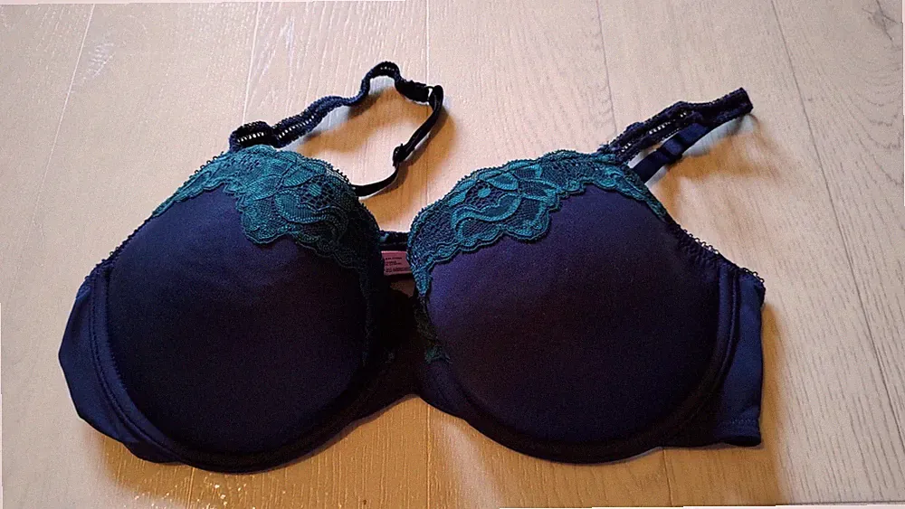 T-Shirt BH von Hunkemöller Größe 80C blau / petrol Spitze