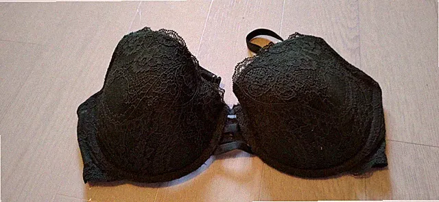 T-Shirt BH von Hunkemöller Größe 80D grün Spitze leicht gepolstert