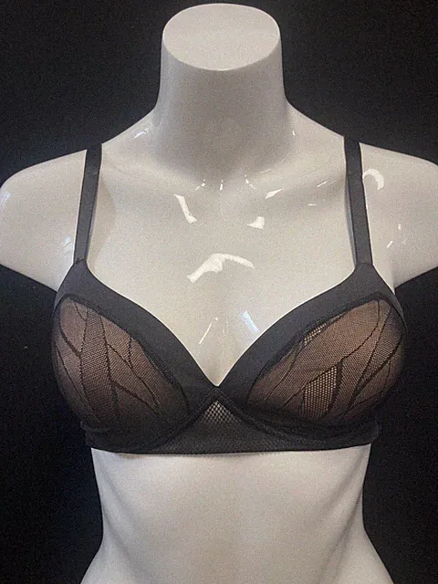 Triumph Airy Sensation P 01( schwarz)