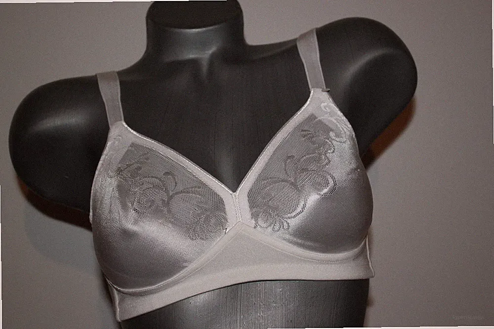 Triumph bügelloser BH "Shaping Comfort N" Gr. 75 C weiß ohne Bügel