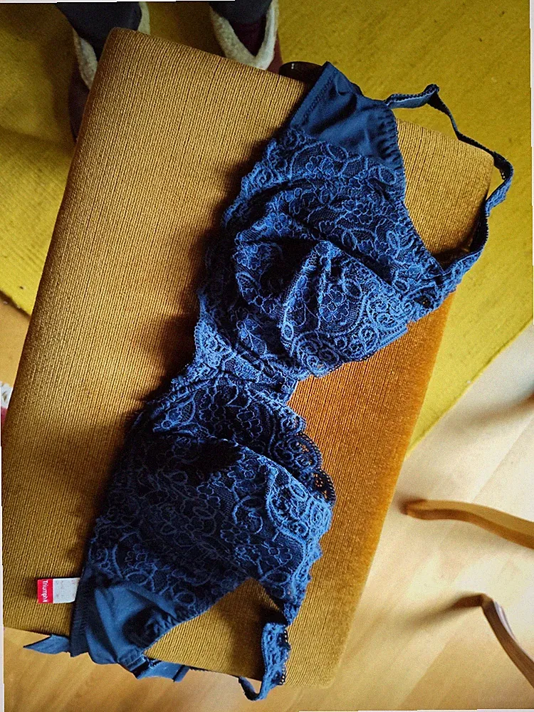 Triumph Damen BH Haftschalen-BH 85E blau Polyimid Spitze mit Bügel Blumen
