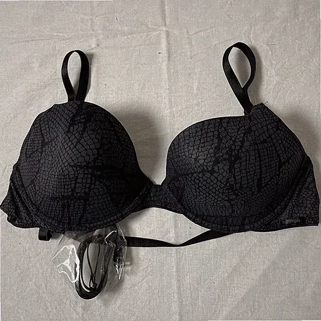 Triumph Damen Party Curves WHPM BH Gr. 75B Schwarz UNT277