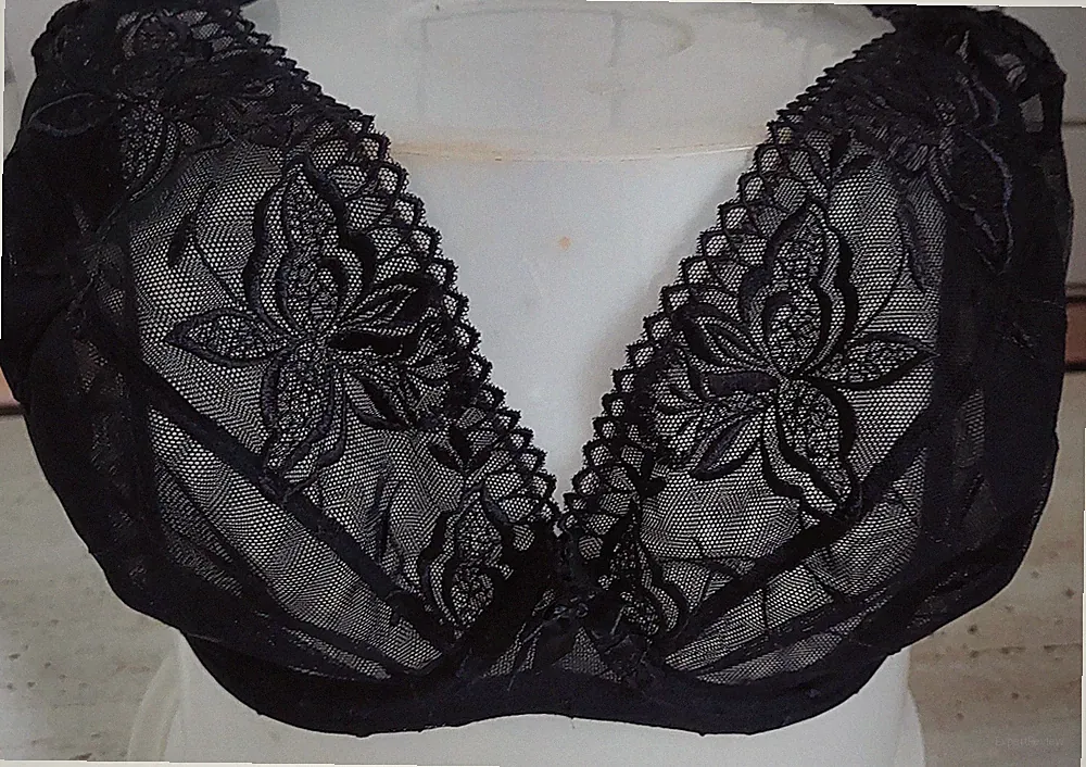 Triumph Floral Plunge W Bügel BH Büstenhalter schwarz black Spitze 75H 04/0004
