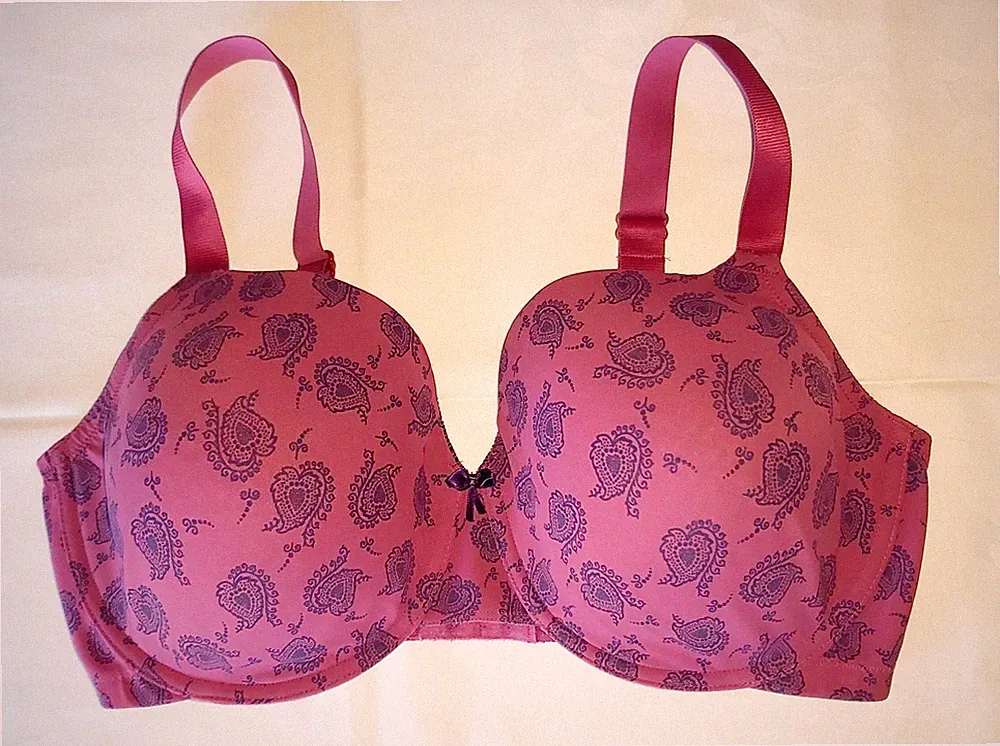 TRIUMPH: toller Bügel-BH mit Soft-CUPs, beere m. Paisleymuster, Gr. 80H