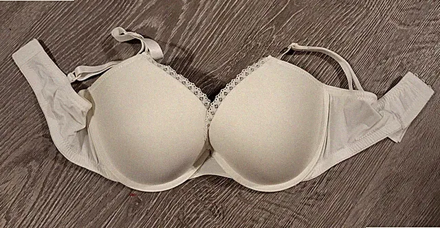 Ungebrauchter Push up BH von H&M, Größe 80D, in weiß NEU
