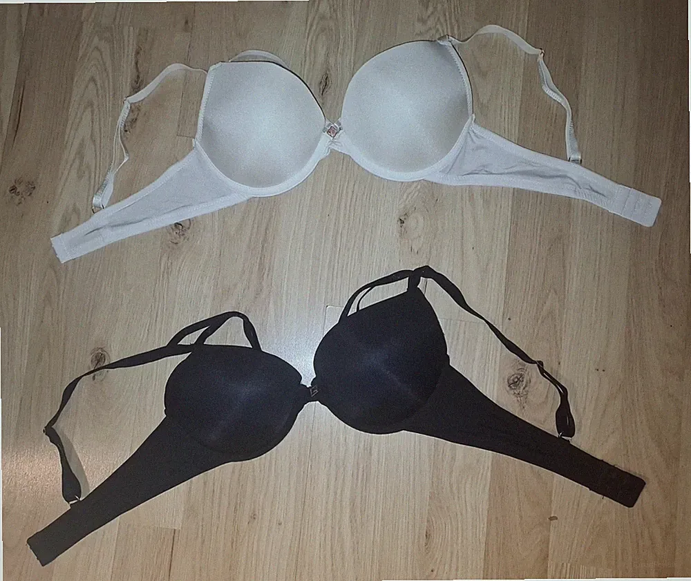 ' Urban Dusk ' 2x Push-Up-BH Gr. 75D / 34D Weiß Schwarz Neu!