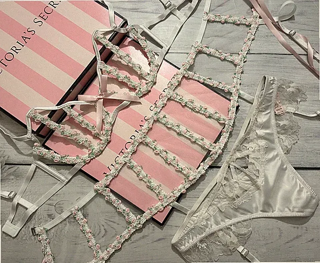 Victoria's Secret Dream Angels Secret-Garden Open-Cup Balconette BH 3er Set