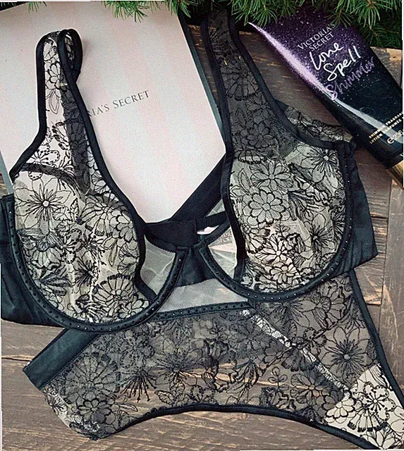 Victoria's Secret Luxe Lingerie Floral Embroidered Plunge Bra Set 75D/S