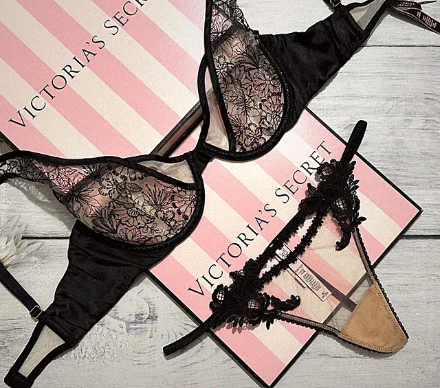 Victoria's Secret Luxe Lingerie Nicht Gefüttert Blumen Bestickt Plunge Bh String