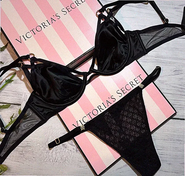 Victoria's Secret Sehr Sexy Ring Satin Ungefütterter Plunge-BH Slip Set Schwarz