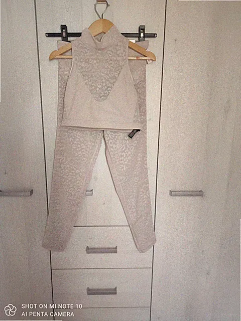 Victoria Secret VS Sportleggins Sport BH Top Fitness Leggings Gr. XS S Beige