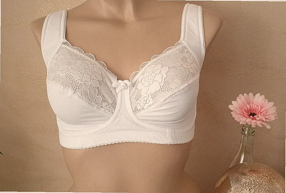 Wäschepur Entlastungs-BH ohne Bügel weiß mit Spitze Gr. 80 Cup D *NEU*