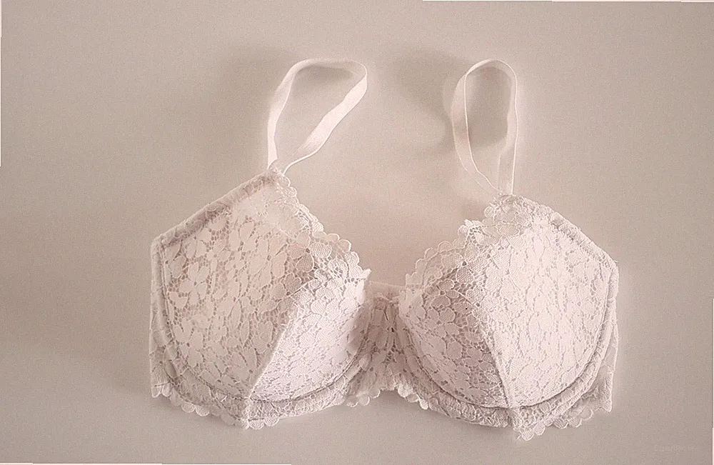 WEIßER SPITZEN BH VON H&M GRÖßE 70E BALCONETTE BH WATTIERT BÜGEL DESSOUS BLÜMCHE